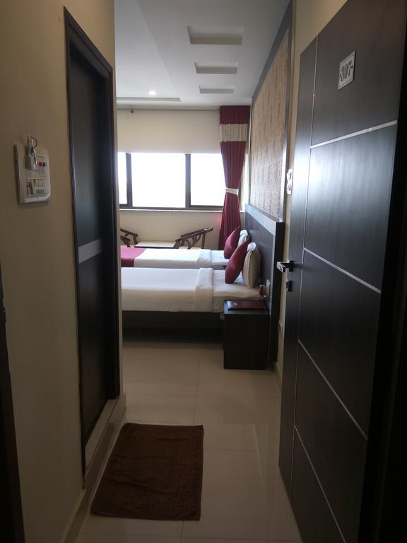 Hotel Olympia Inn Hyderabad Bagian luar foto