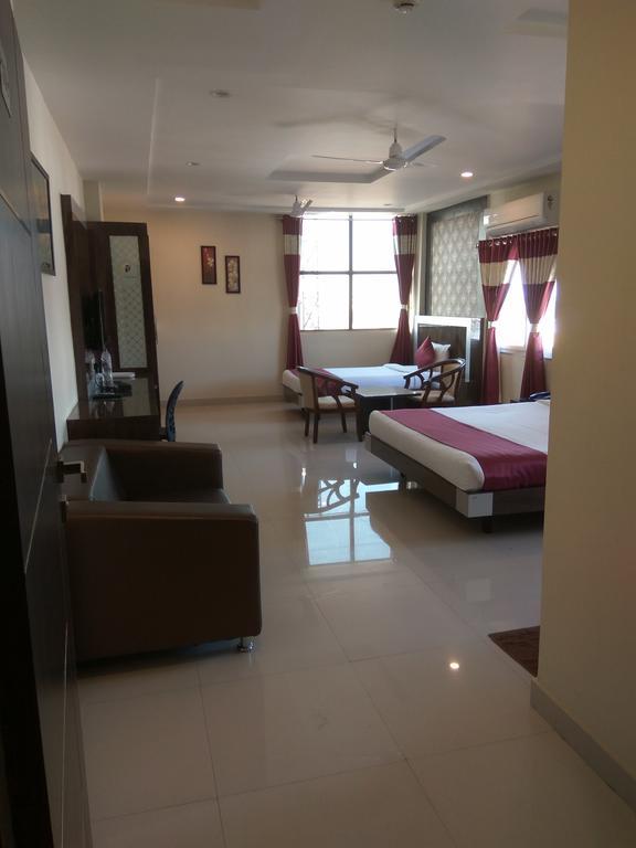 Hotel Olympia Inn Hyderabad Bagian luar foto